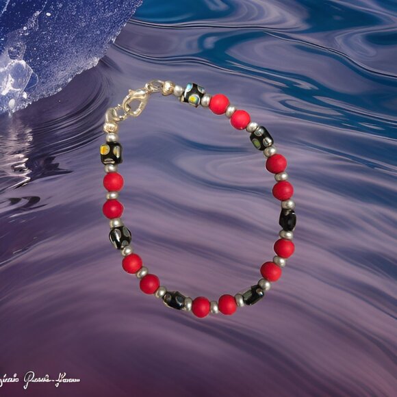 Red and Black Bracelet  7 inch - Picture 1 of 2